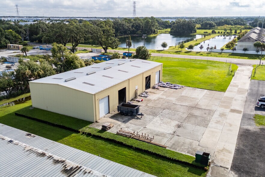 More Photos Of 6901 S 78th St, Riverview Warehouse For Lease