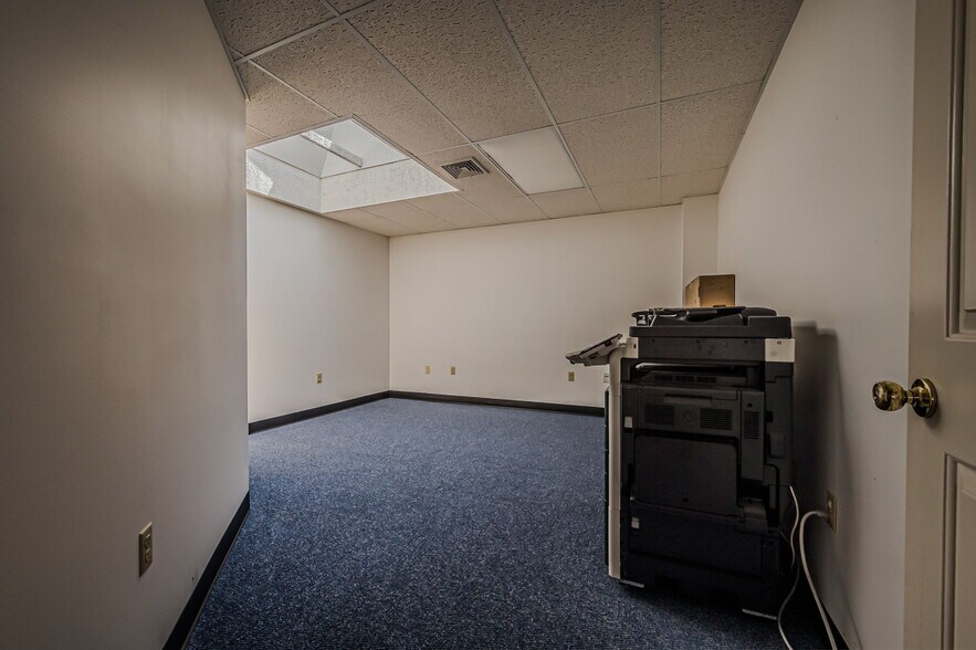 More Photos Of 77 E Main St, Newark Loft Creative Space For Sale