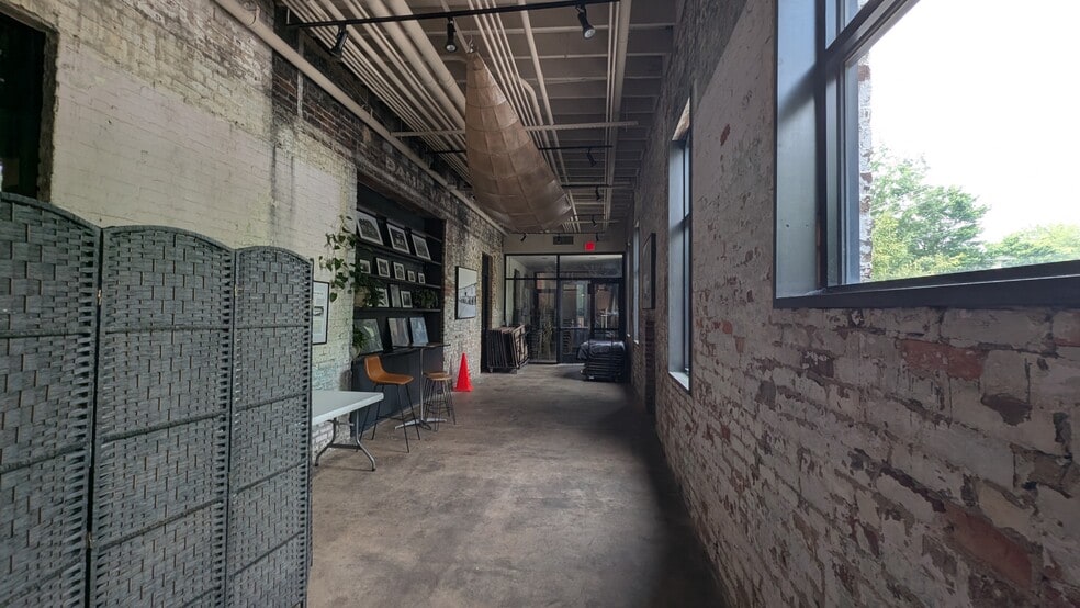 More Photos Of 500 E Davie St, Raleigh Restaurant For Lease