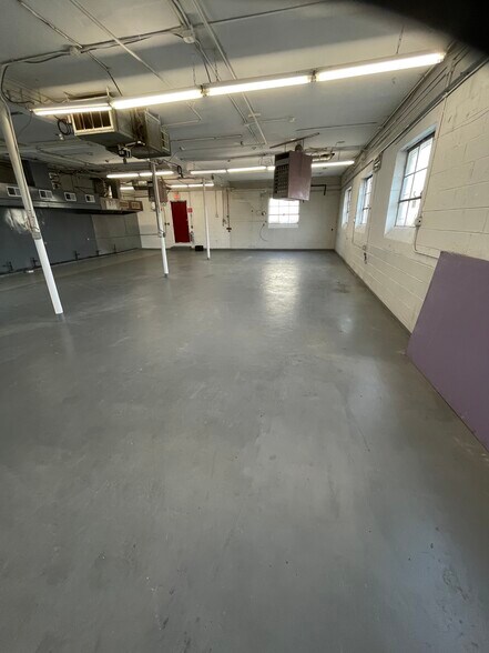 More Photos Of 45 Wadsworth St, Wallington Warehouse For Lease