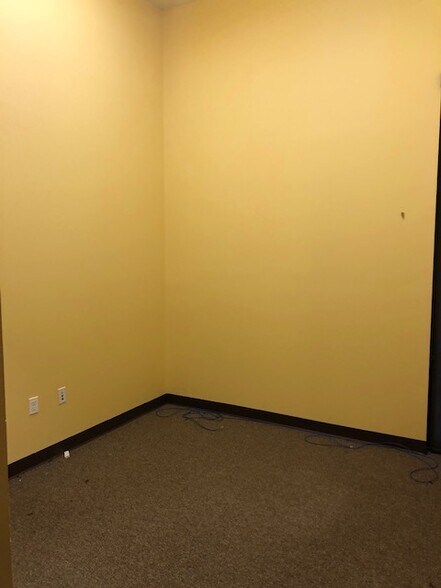 More Photos Of 203 N IH 35, Belton Freestanding For Lease