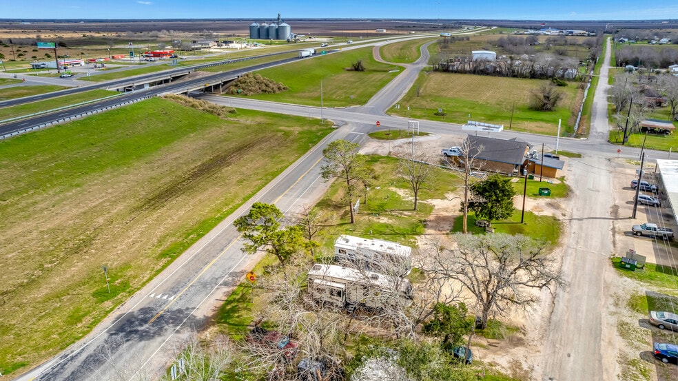 More Photos Of 1100 W US Highway 59 Feeder, Ganado Convenience Store For Sale