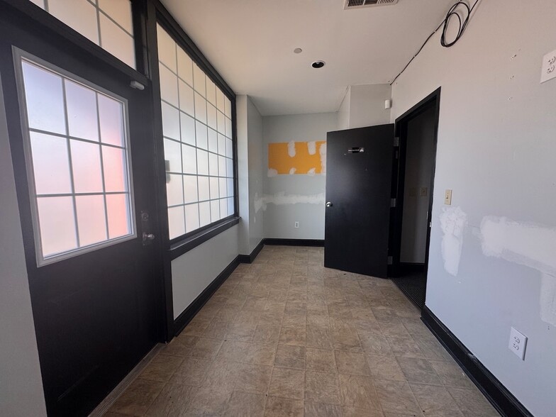 More Photos Of 6254 Memorial Dr, Stone Mountain Storefront Retail Office For Lease