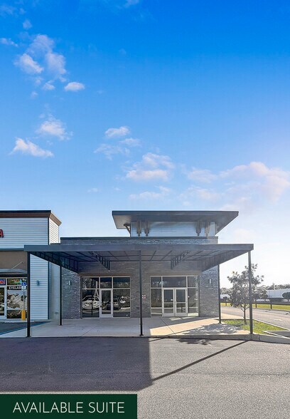 More Photos Of 900-978 Heritage Pass, Davenport General Retail For Lease