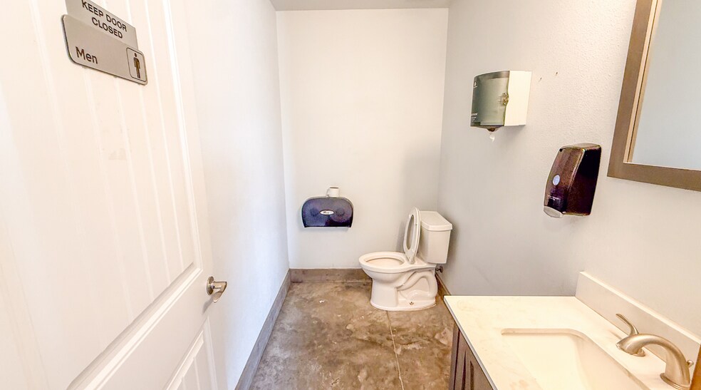 More Photos Of 1030 County 133 rd, Kermit Warehouse For Sale