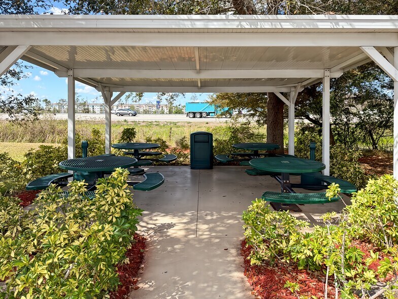 More Photos Of 9160 Forum Corporate Pky, Fort Myers Coworking Space