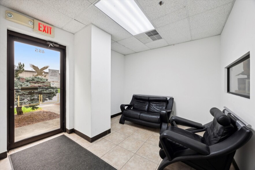 More Photos Of 475 Business Park Ln, Allentown Warehouse For Sale