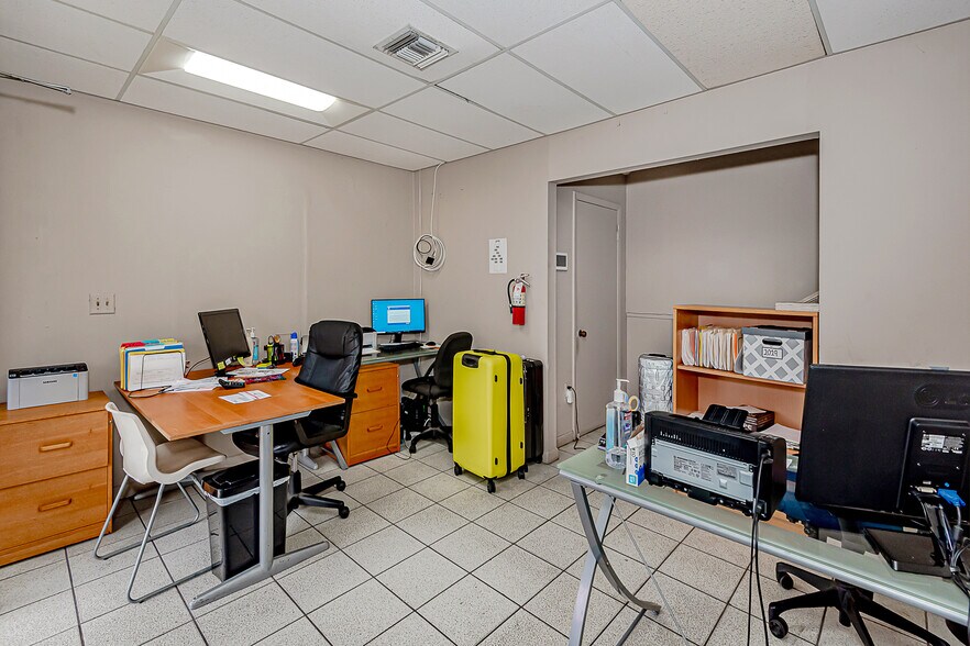 More Photos Of 5220 NW 72nd Ave, Miami Warehouse For Lease