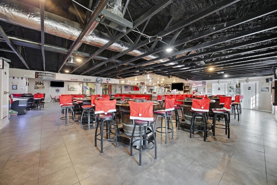 More Photos Of 9805 Jacksboro Hwy, Fort Worth Freestanding For Sale