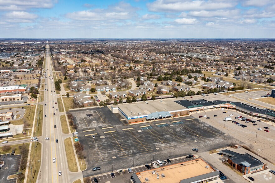 More Photos Of 45300 Hayes Rd, Macomb Township Freestanding For Lease