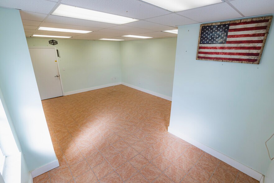 More Photos Of 3805 NW 35th Ave, Miami Warehouse For Sale