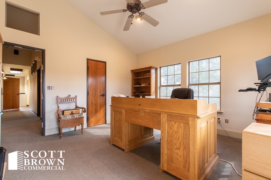 More Photos Of 3204 Colorado Blvd, Denton Medical For Sale