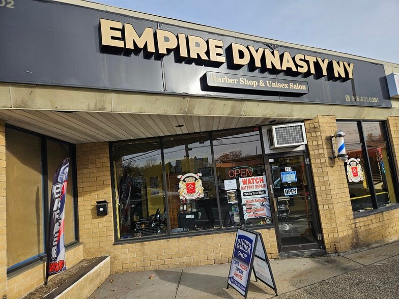 More Photos Of 102 Mineola Ave, Roslyn Heights Storefront Retail Office For Lease