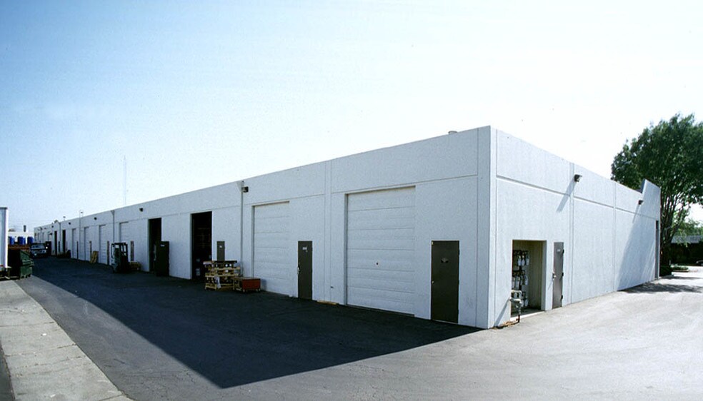 More Photos Of 3060-3098 Kenneth St, Santa Clara Manufacturing For Lease