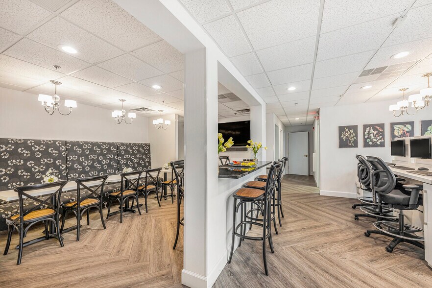 More Photos Of 47800 Gratiot Ave, Chesterfield Medical For Lease