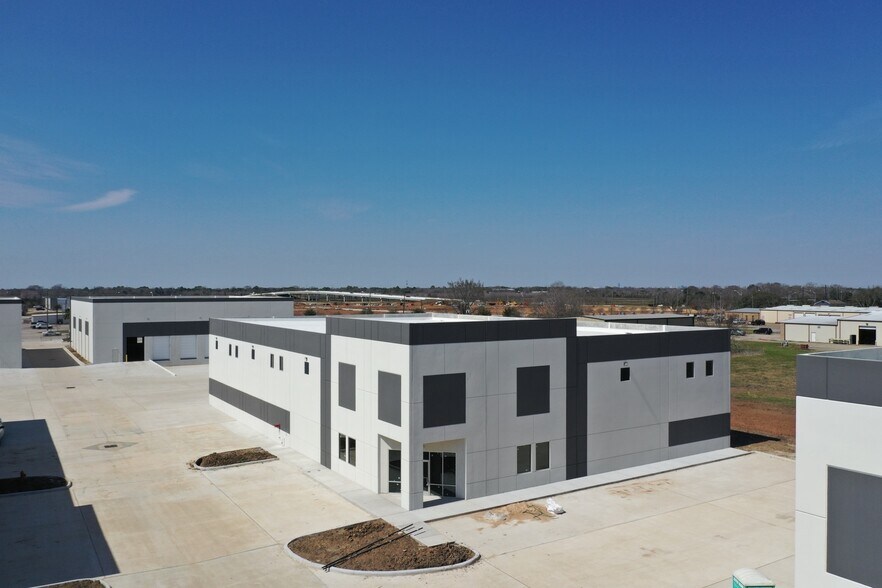 More Photos Of 1613 Main st, Pearland Unknown For Lease