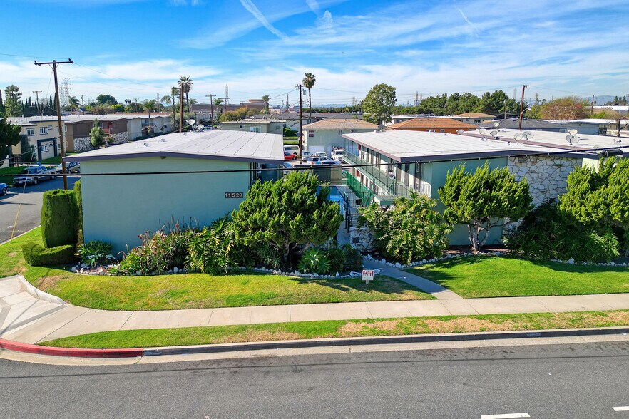 Primary Photo Of 11523-11529 Old River School Rd, Downey Apartments For Sale