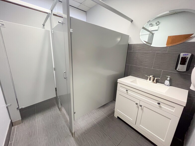 More Photos Of 12021 S Harlem Ave, Palos Heights Medical For Sale