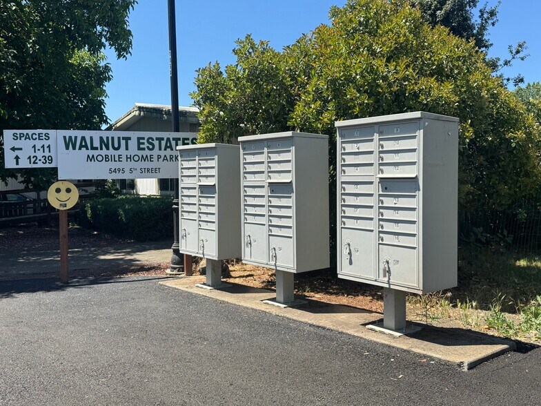 More Photos Of 5495 5th St, Kelseyville Manufactured Housing Mobile Home Park For Sale