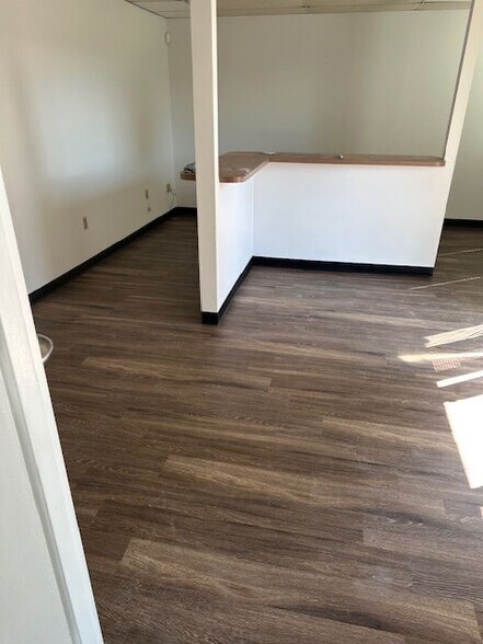 More Photos Of 4200 Lamar Ave, Memphis Warehouse For Lease