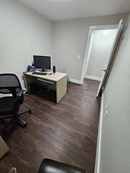 More Photos Of 1615 Remount Rd, Charleston Office Residential For Lease