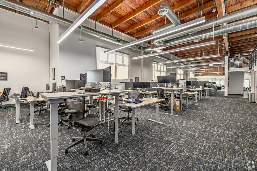 More Photos Of 699 Veterans Blvd, Redwood City Office For Lease