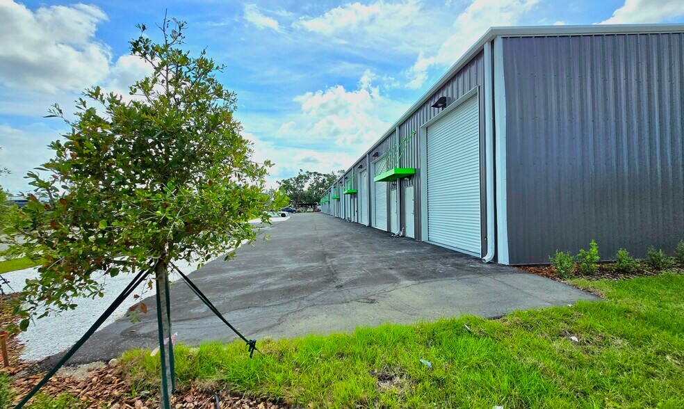More Photos Of 2701 14th St W, Bradenton Manufacturing For Lease