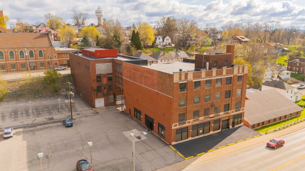 Primary Photo Of 1439 Sunset Blvd, Steubenville Flex For Sale