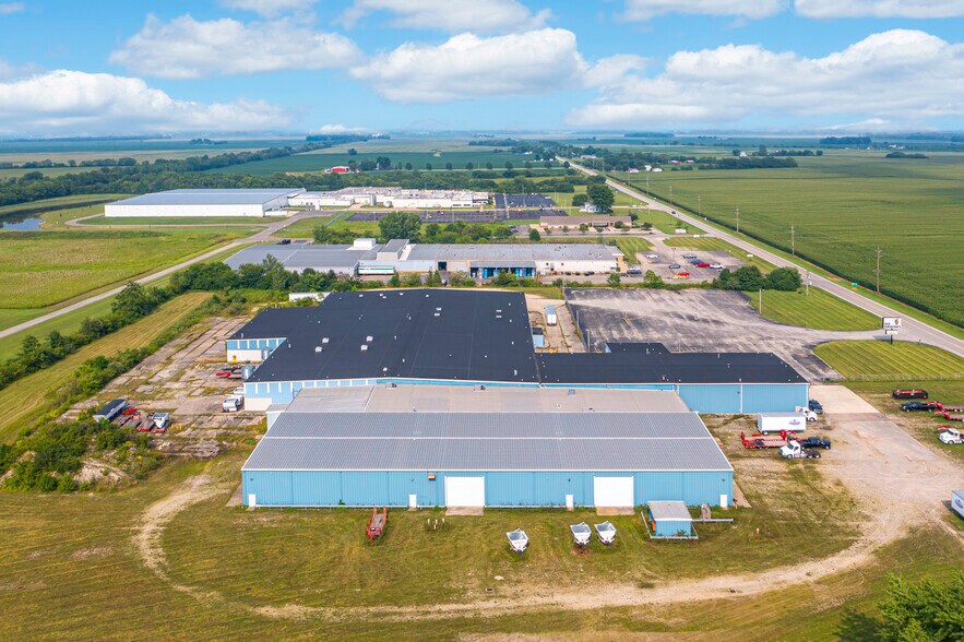 More Photos Of 853 E Washington St, Sabina Manufacturing For Sale