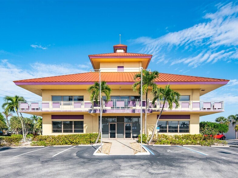 More Photos Of 900 N Collier Blvd, Marco Island Medical For Lease