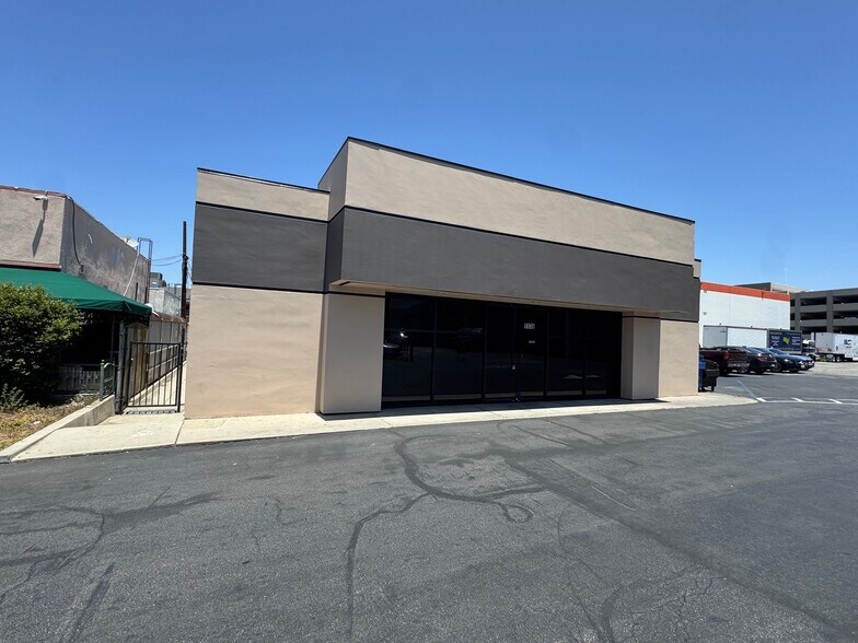 More Photos Of 5500-5536 Reseda Blvd, Tarzana Storefront Retail Office For Lease