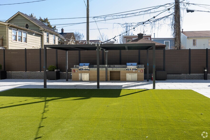 More Photos Of 701 N Henry St, Alexandria Apartments For Sale