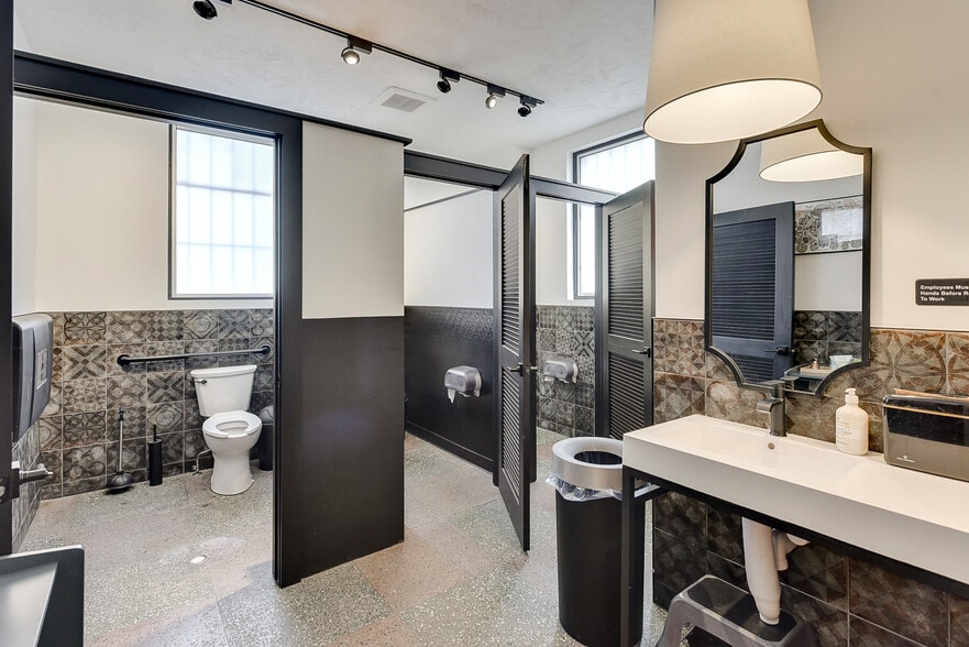 More Photos Of 1901-1915 Leavenworth St, Omaha Restaurant For Lease