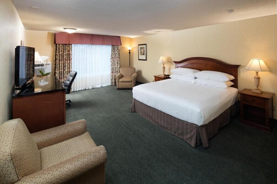 More Photos Of 1929 4th St, Eureka Hotel For Sale