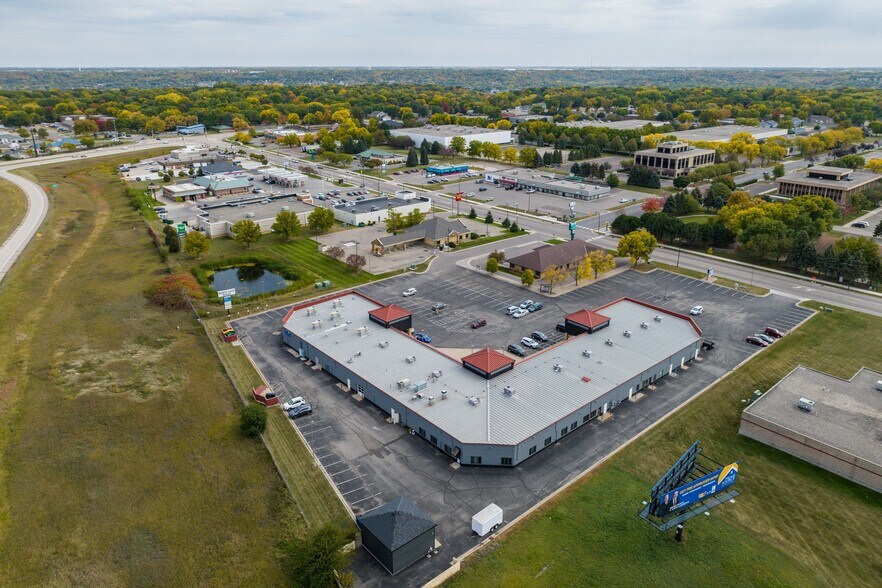 More Photos Of 1802-1838 Commerce Dr, North Mankato Freestanding For Lease