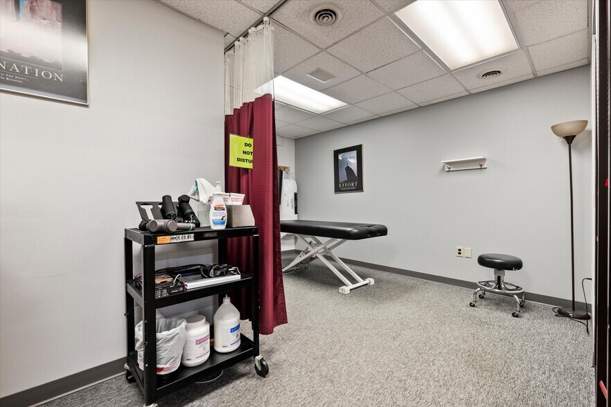 More Photos Of 18 Sportsman Dr, Clarion Medical For Lease