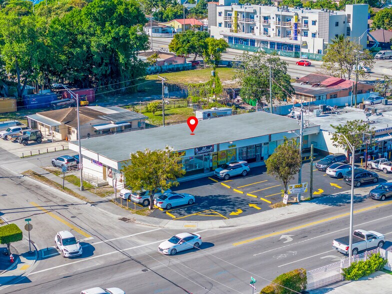 More Photos Of 820 SE 8th St, Hialeah General Retail For Sale