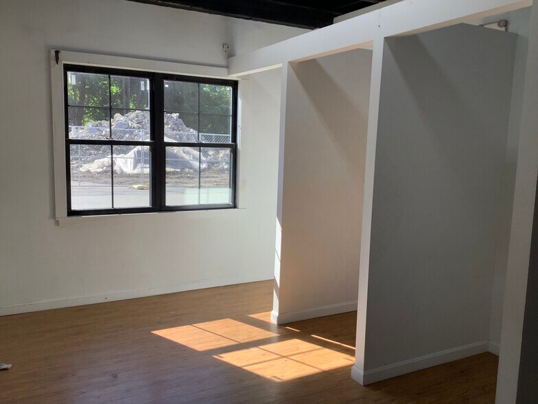 More Photos Of 19 Willow St, Natick Office For Lease