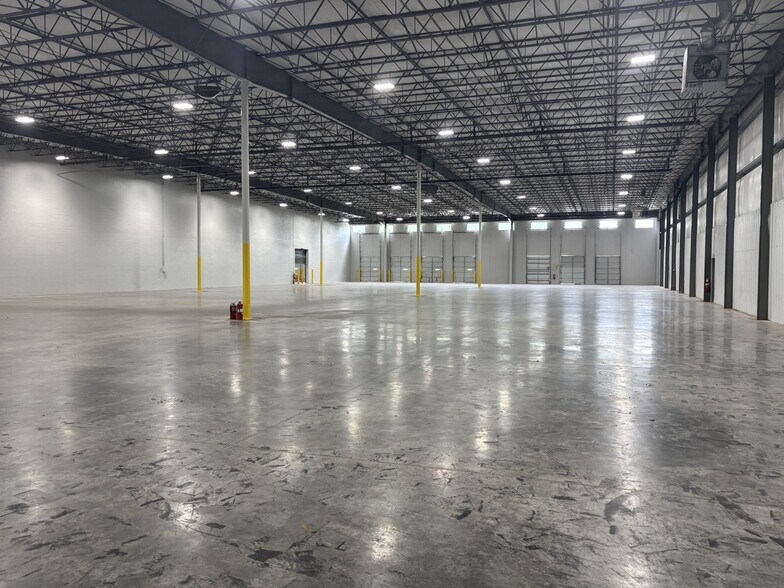 More Photos Of 82 Galilee Church Rd, Jefferson Distribution For Lease