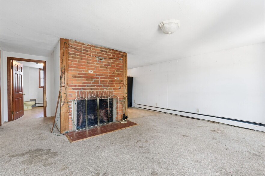 More Photos Of 2695 Main St, Lawrence Apartments For Sale
