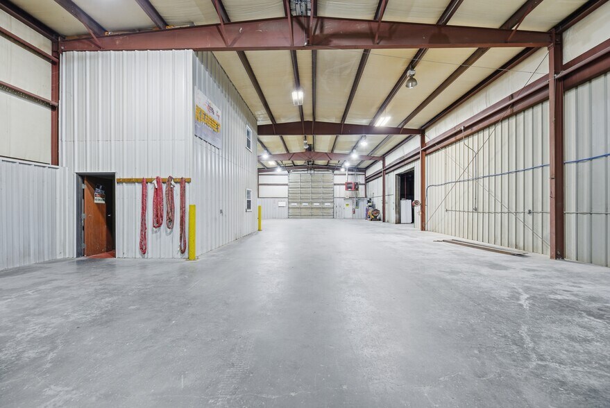 More Photos Of 654 W 138th St, Glenpool Industrial For Sale