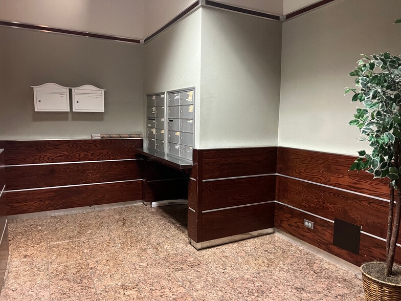 More Photos Of 1332 N Halsted St, Chicago Loft Creative Space For Lease