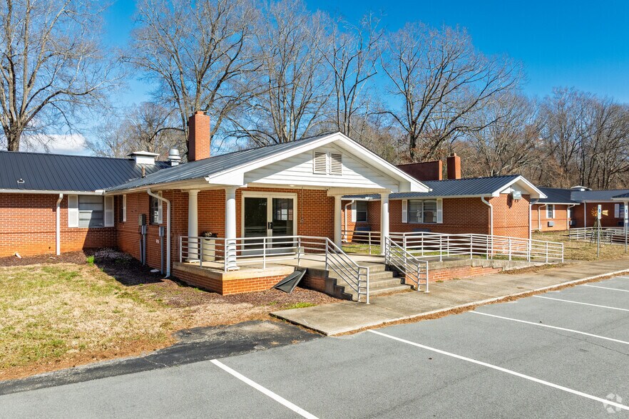 More Photos Of 1007 Howard St, Mocksville Assisted Living For Sale