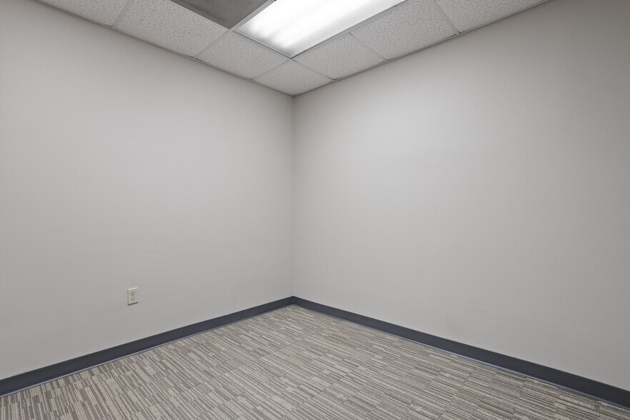 More Photos Of 282 Lameuse St, Biloxi Office For Sale