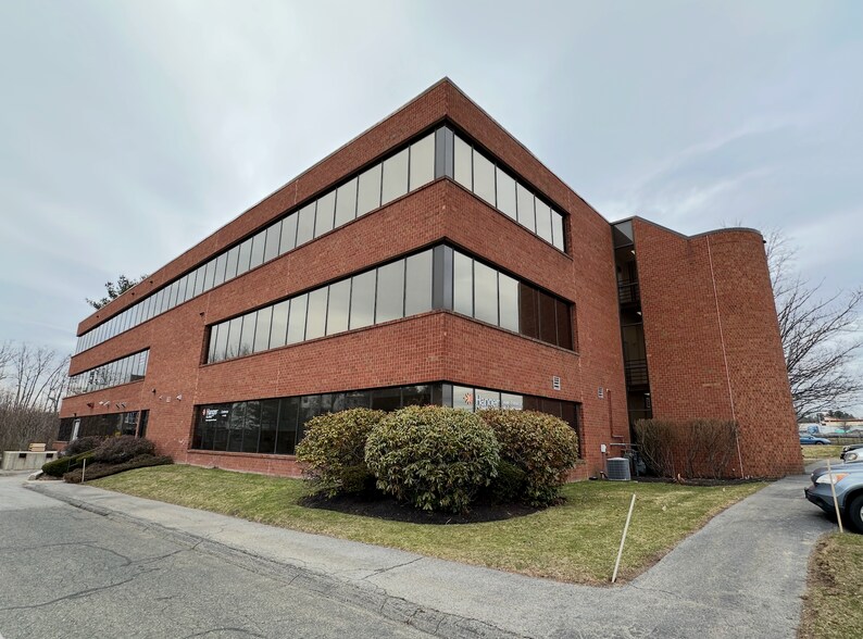 More Photos Of 100 Milk St, Methuen Medical For Lease