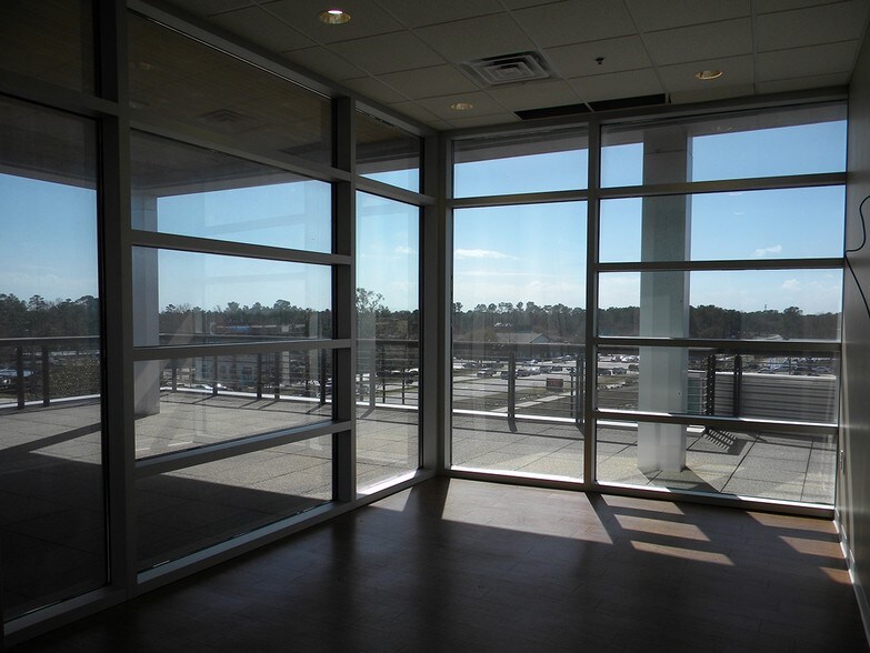 More Photos Of 8115 Market St, Wilmington Office For Sale