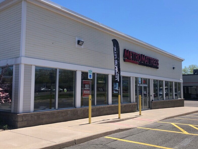 More Photos Of 7608 Oswego Rd, Liverpool Unknown For Lease