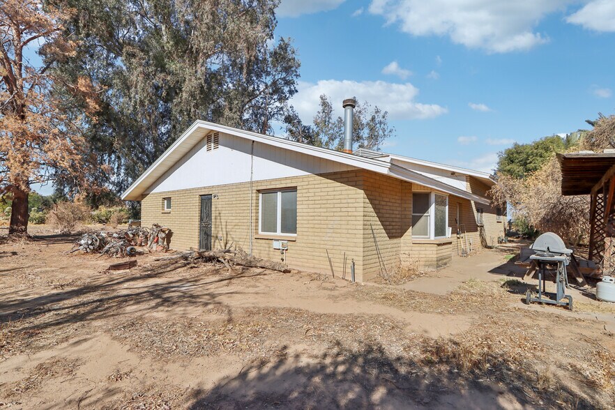 More Photos Of 15901 W Northern Ave, Litchfield Park General Retail For Sale