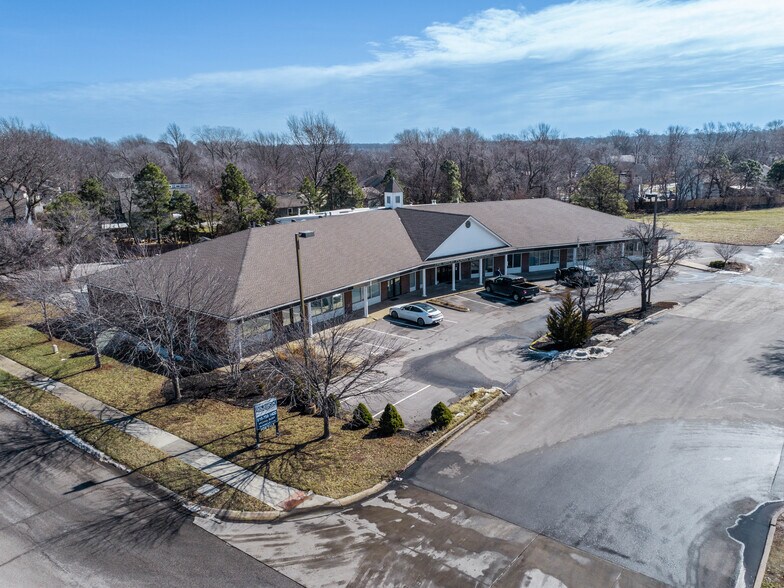 More Photos Of 11813 W 77th St, Lenexa Office For Sale