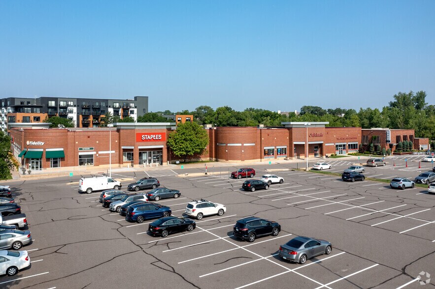 More Photos Of 11210-11260 Wayzata Blvd, Minnetonka Unknown For Lease